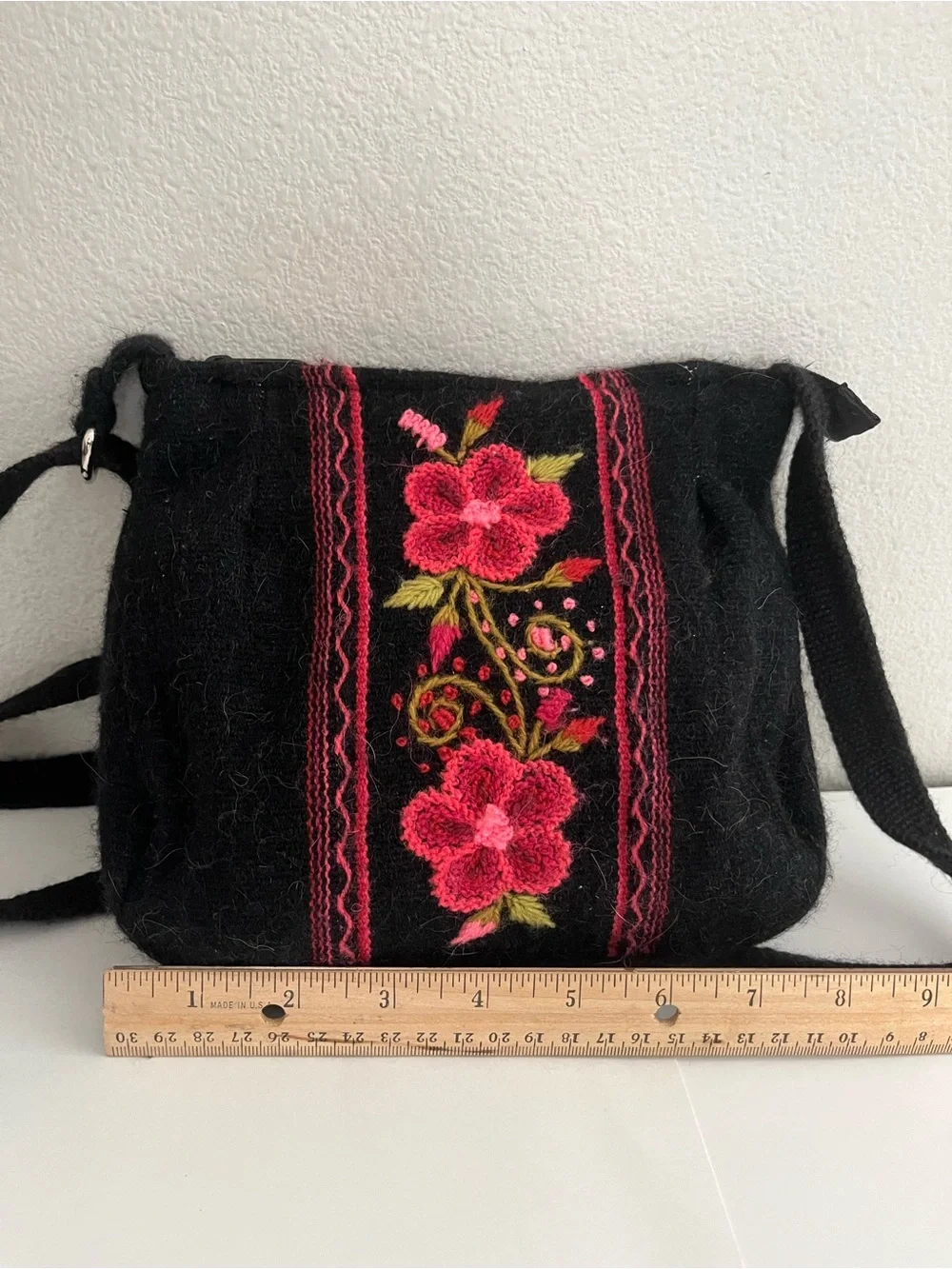 Peruvian embroidered crossbody shoulder bag. - Picture 2 of 13